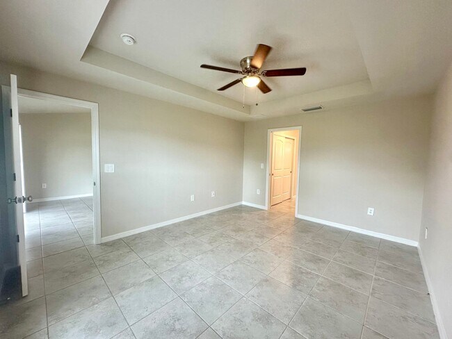Foto del edificio - 4 Bedroom 2 Bathroom 2 Car Garage- NW Cape Coral Home with Screened Lania