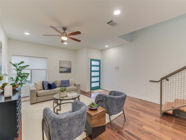 Building Photo - 503 Swanee Dr