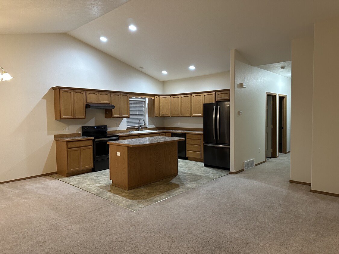 12310 W 10th Ave, Airway Heights, WA 99001 Townhouse for Rent in Airway Heights, WA