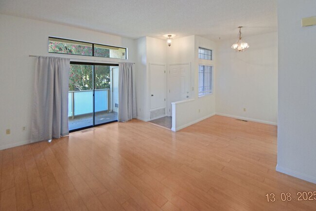 Foto del edificio - Welcome to Fostoria Terrace – a gated comm...