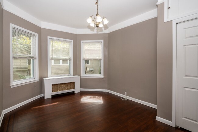 Foto del edificio - 102 Woodland Ave