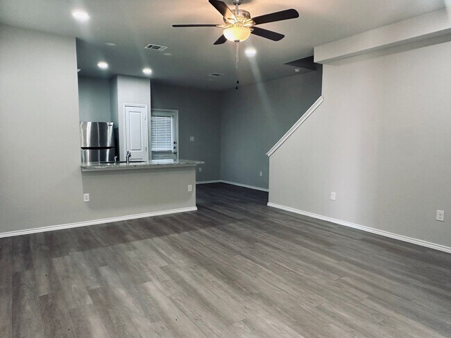 Building Photo - 7356 Misty Ridge Dr