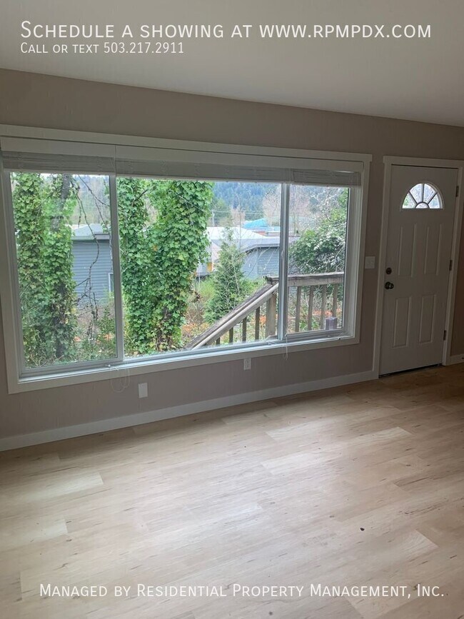 Foto del edificio - 2828 SW California St