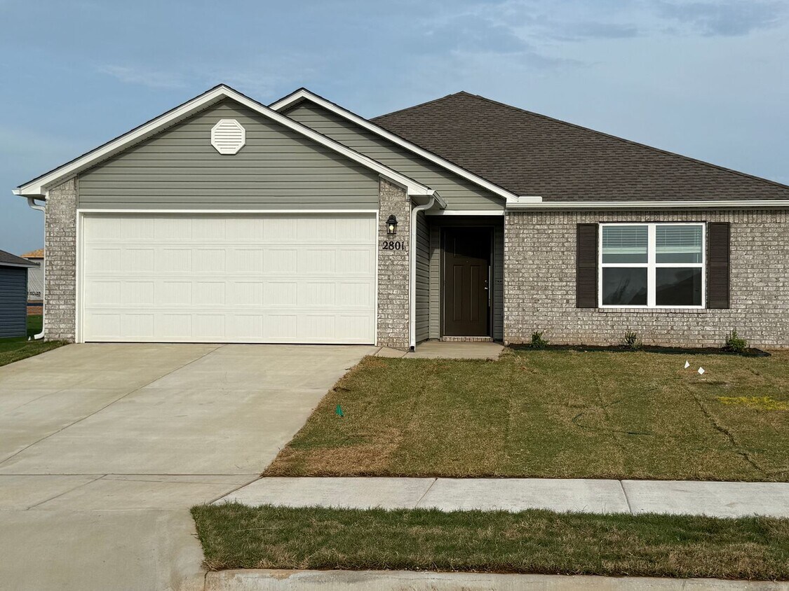 Primary Photo - Charming 3-Bed, 2-Bath Home with Open Floo...