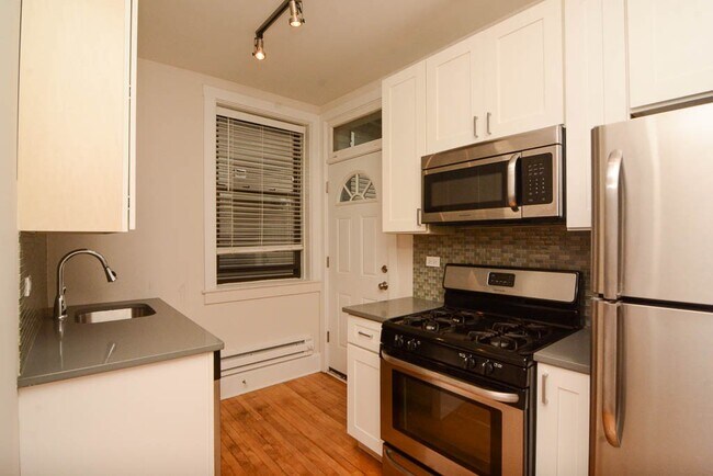 Foto del edificio - 2330 N Rockwell St