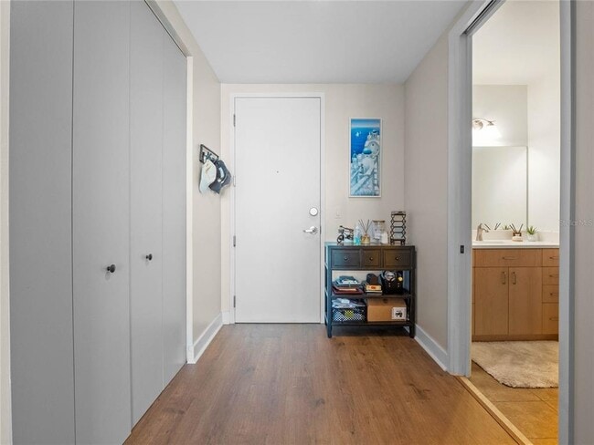 Building Photo - 150 E Robinson St