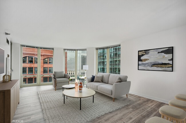 Building Photo - 345 N LaSalle St