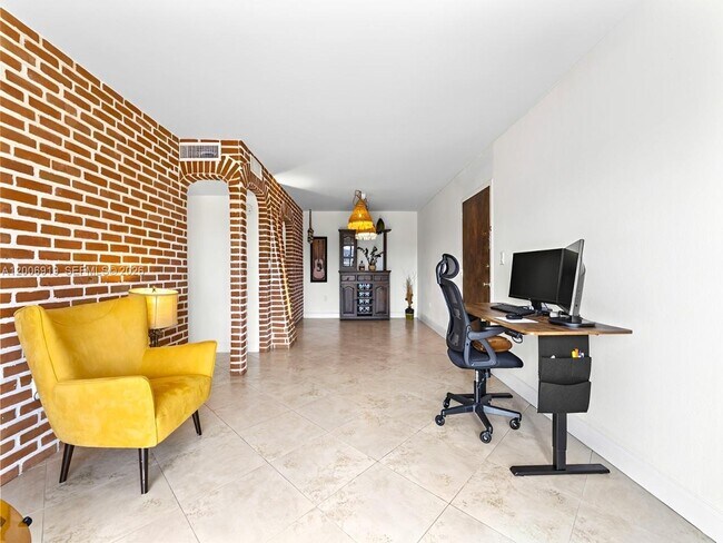 Foto del edificio - 5020 NW 79th Ave