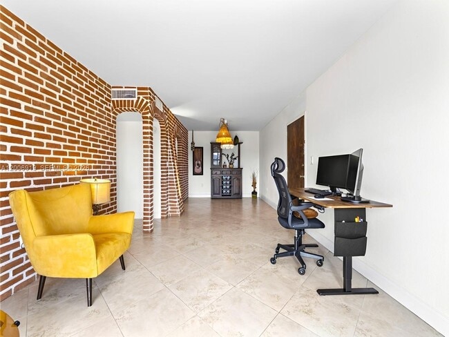 Building Photo - 5020 NW 79th Ave