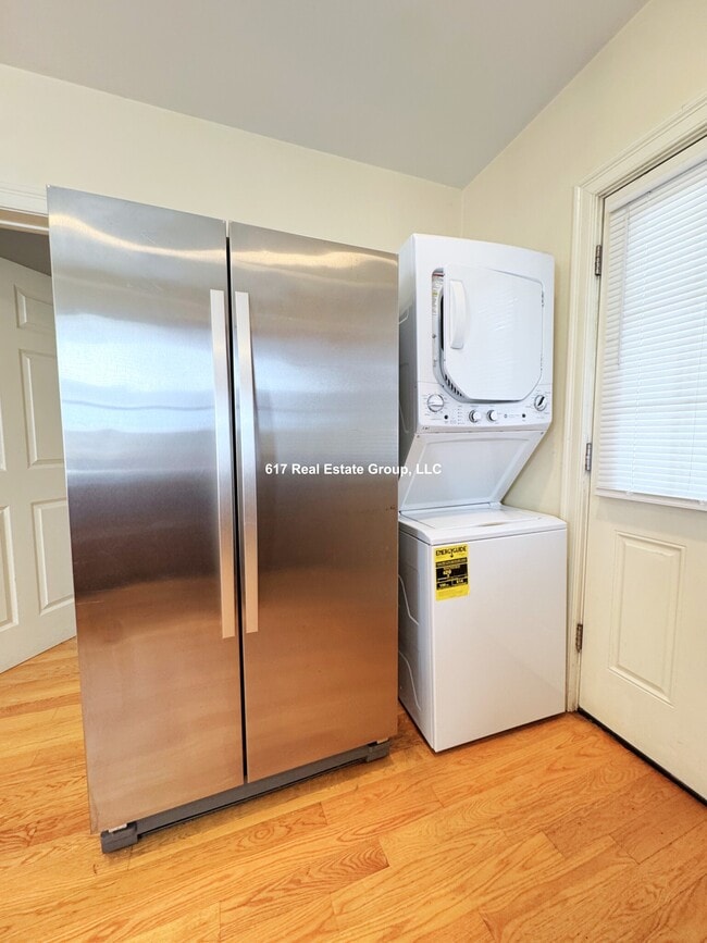 Building Photo - 35 Pratt St