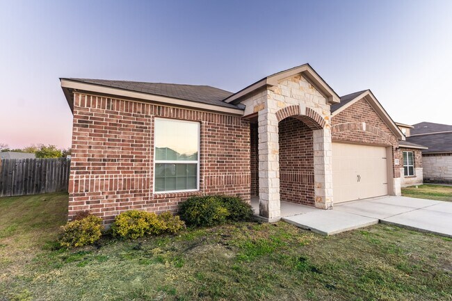 Foto del edificio - 6210 Underwood Way