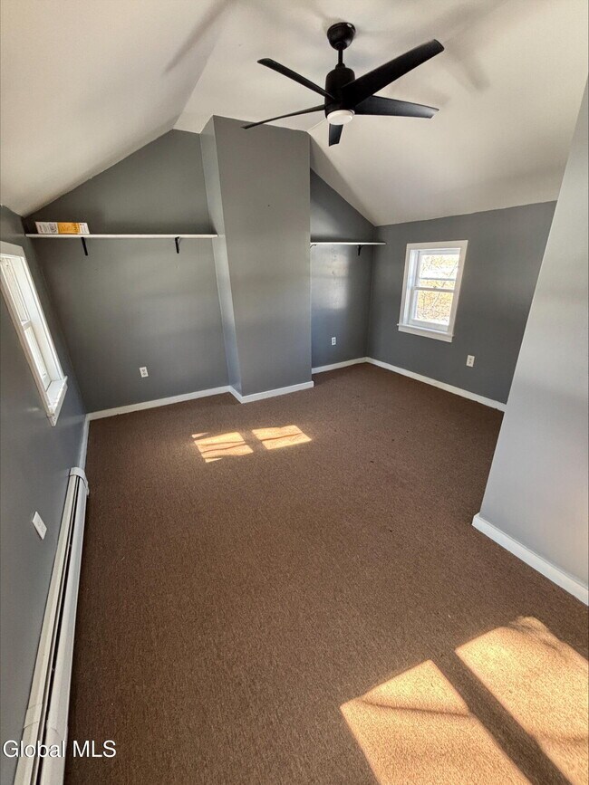 Foto del edificio - 372 NY-43