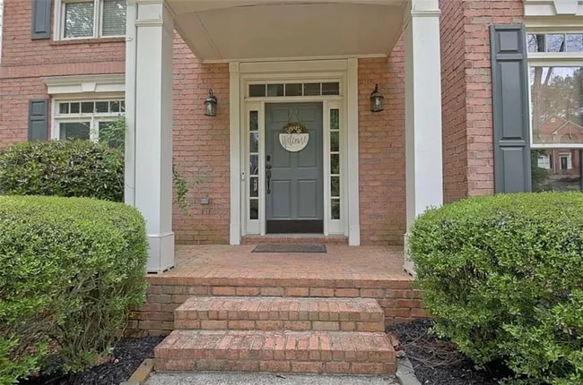 Building Photo - 205 Woodcreek Ln