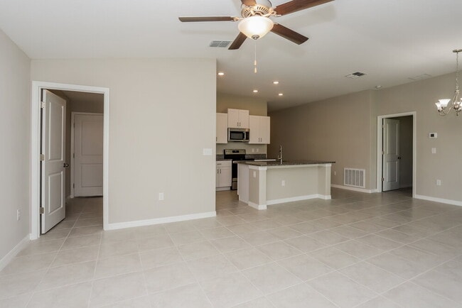Building Photo - 15306 Miller Creek Dr