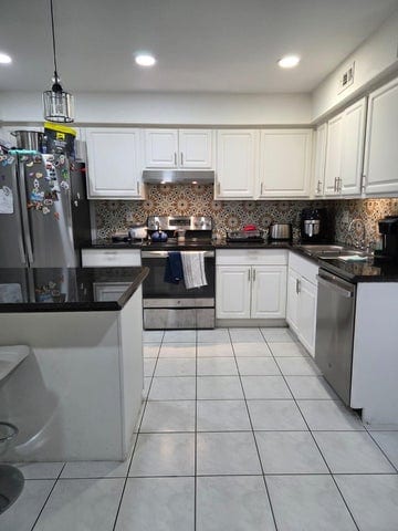 Photo - 810 Sandtree Dr (Palm Beach Gardens, FL)