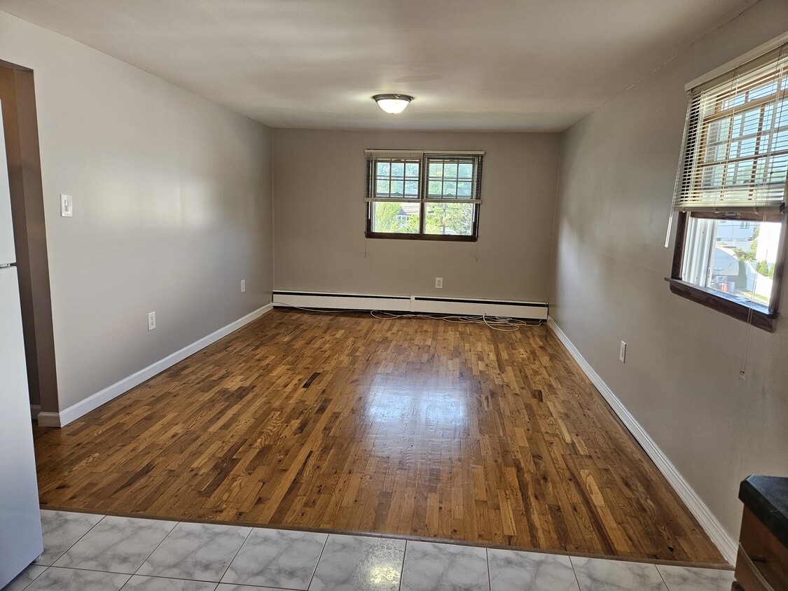 Primary Photo - 36 Meadow Wood Ln