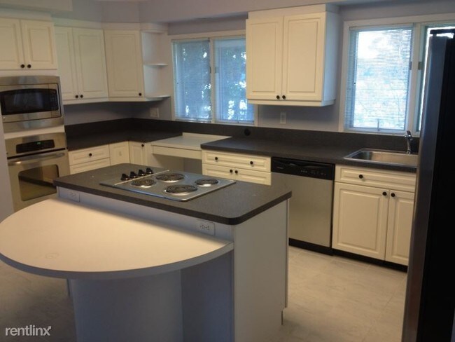Foto del edificio - 2270 E Hammond Lake Dr