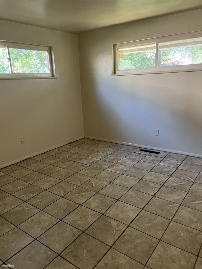 Foto del edificio - 3 br, 1 bath House - 5920 Chambersburg Road