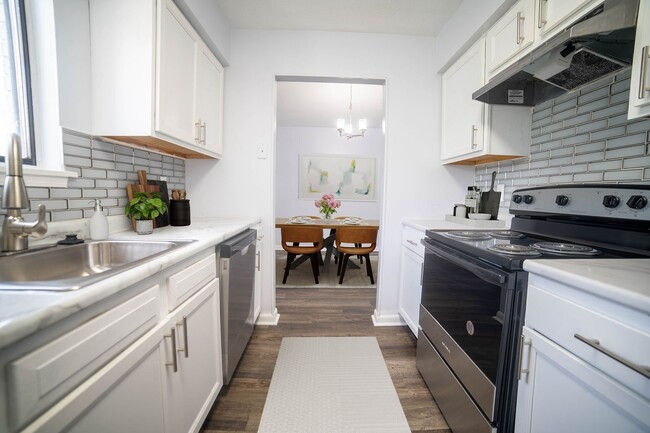 Building Photo - Aura Apartments