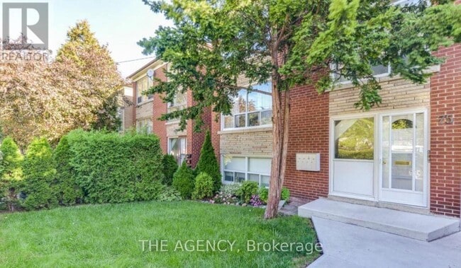 Building Photo - 75 Keele St