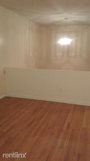 Building Photo - 864 Hegeman Ave