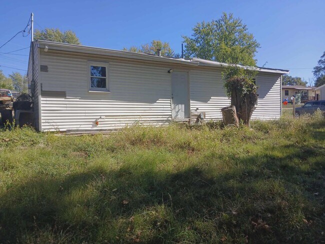 Foto del edificio - HILLSBORO - Ranch Style Home with Covered Front Porch - $750 MONTH / $999 DOWN