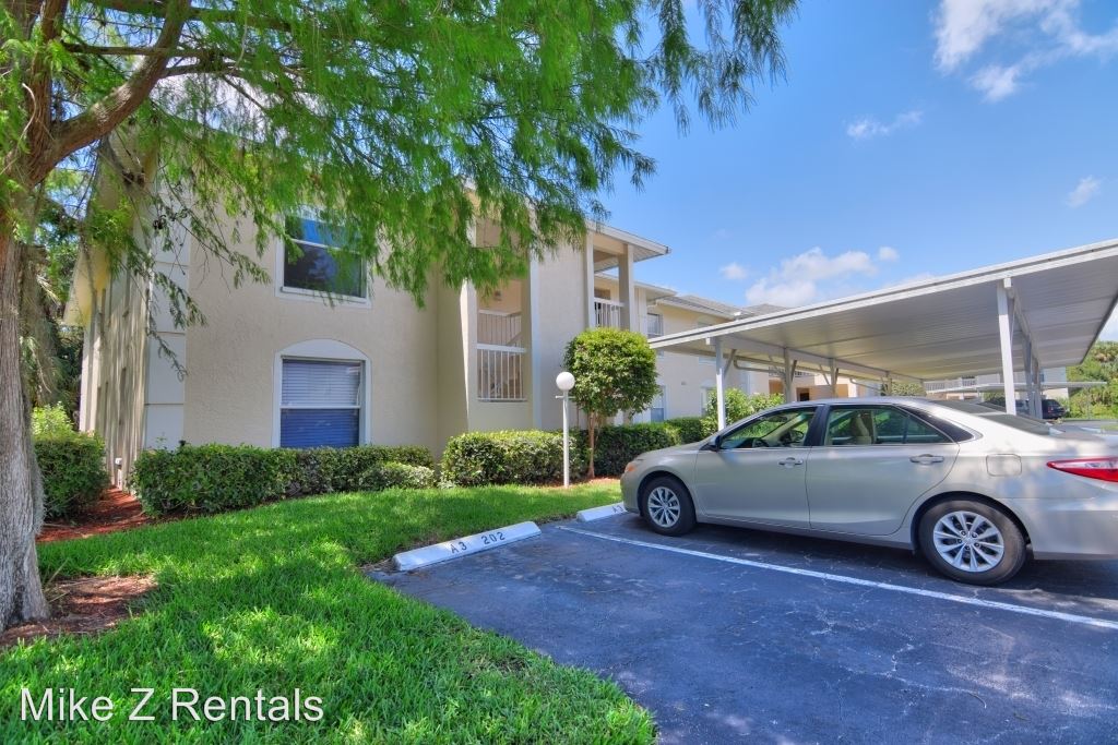 Foto del edificio - 645 Squire Ct