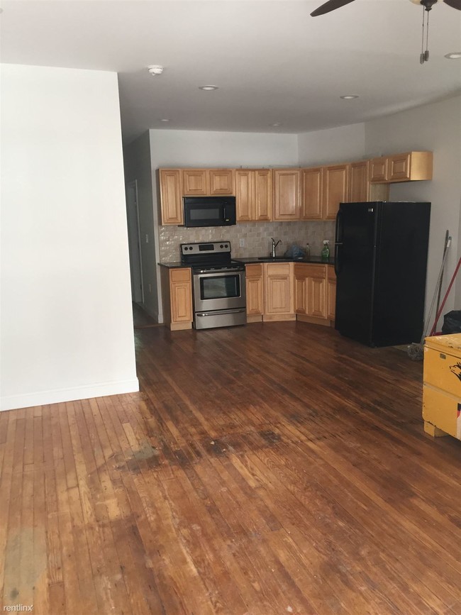 Building Photo - 206 Bergen Ave