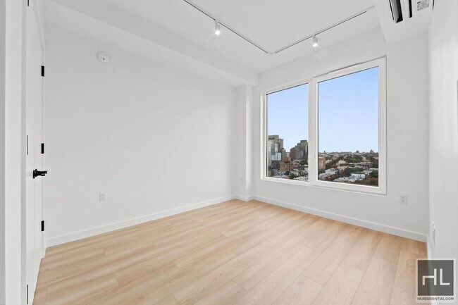 Foto del edificio - 18 month lease free month's rent