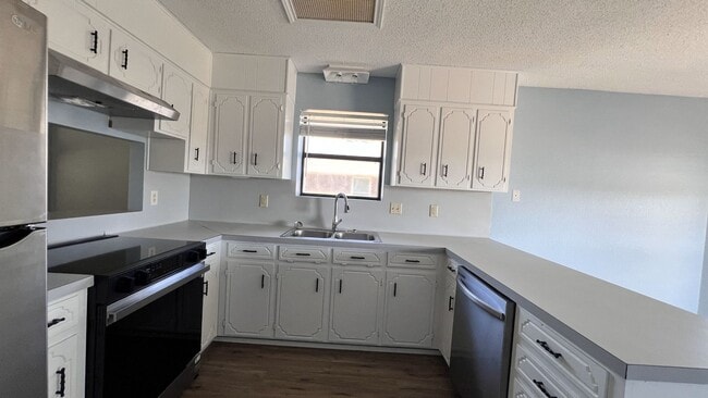 Foto del edificio - Three Bedroom Cozy Home Recently Remodeled!