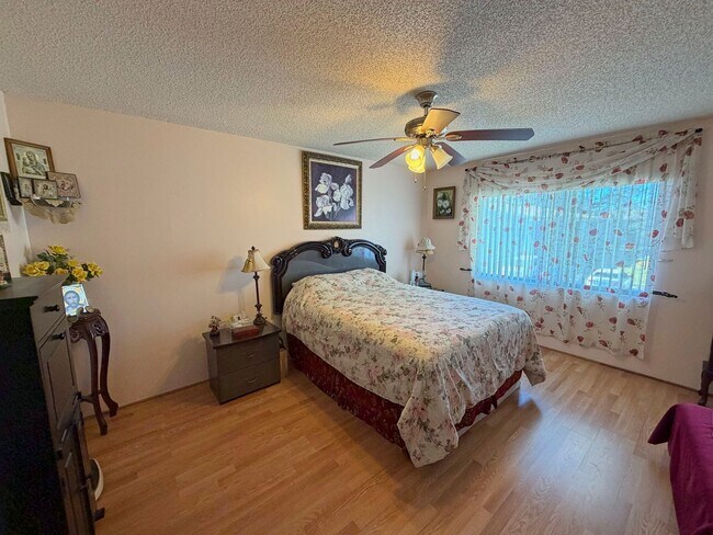 Foto del edificio - Fully Furnished 2 Bedroom , 2 Bathroom 2nd Floor Condo.