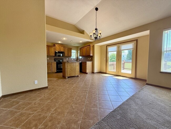 Building Photo - 2301 Magnolia Dr