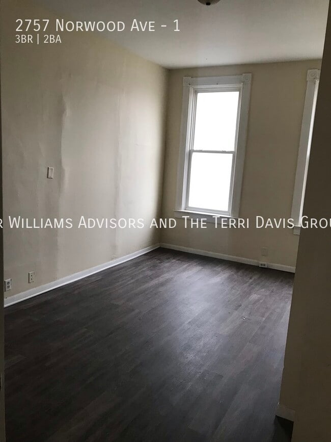 Building Photo - 2757 Norwood Ave