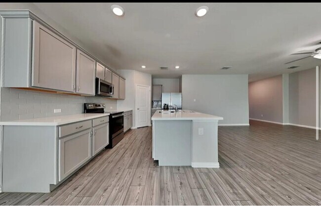Foto del edificio - 429 Petty Wy