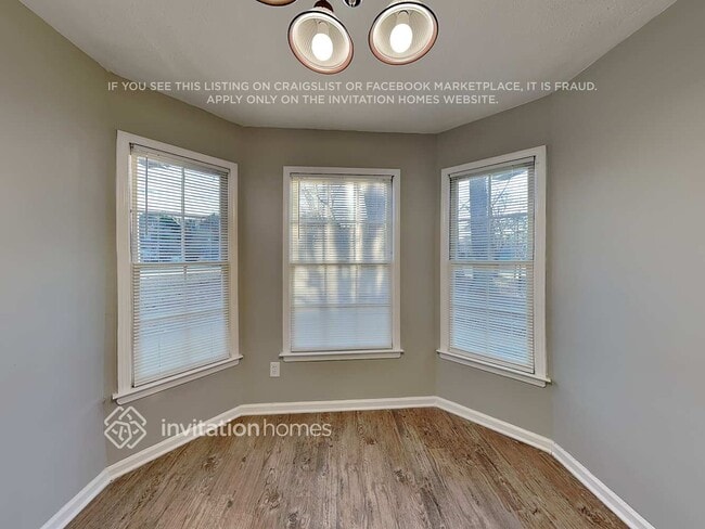 Building Photo - 450 Leigh Kay Dr