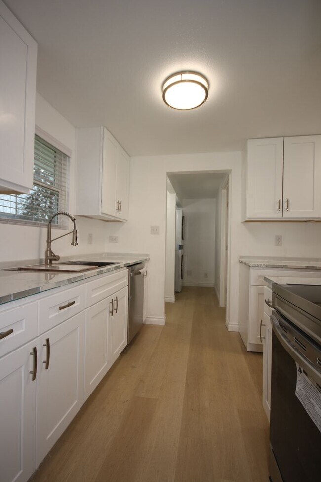 Foto del edificio - ***Pending Application*** Remodeled 3 bedr...