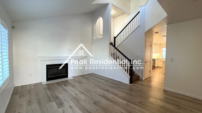 Foto del edificio - 8943 Cypress View Way