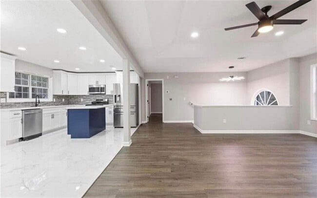 Building Photo - 934 Bay Ridge Dr