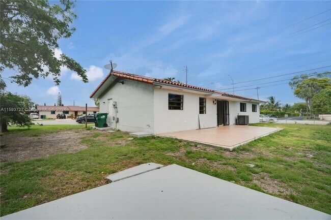 Foto del edificio - 10700 SW 70th St