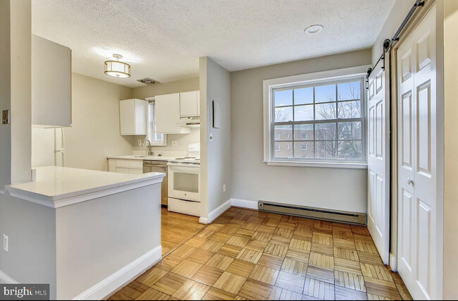 Foto del edificio - 1624 W Abingdon Dr