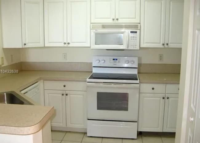 Building Photo - 4404 SW 160th Ave
