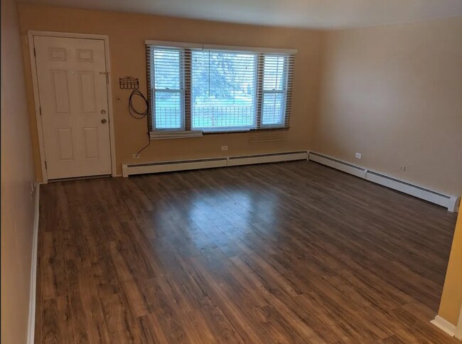 Foto del edificio - 1101 Holiday Ln