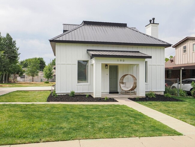 Building Photo - NEWLY REMODELED HISTORIC HOME IN DOWNTOWN ...