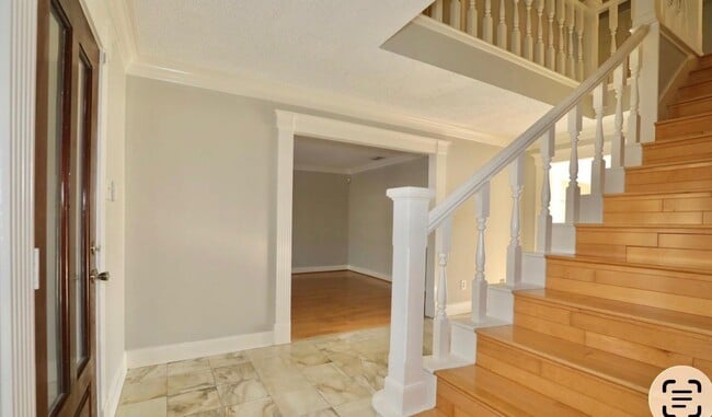Building Photo - 538 Longview Dr