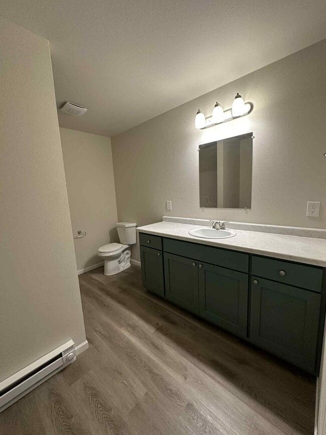 Building Photo - 3 Bedroom Duplex