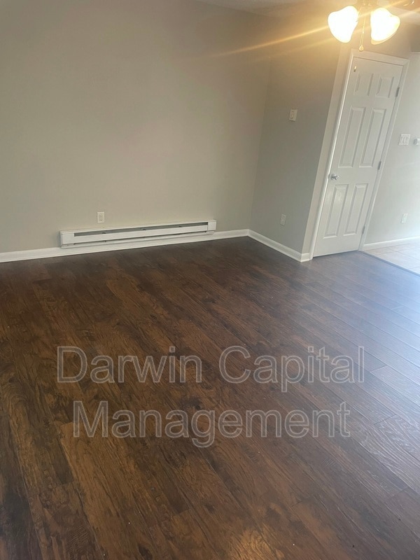 Building Photo - 700 Tara Dr