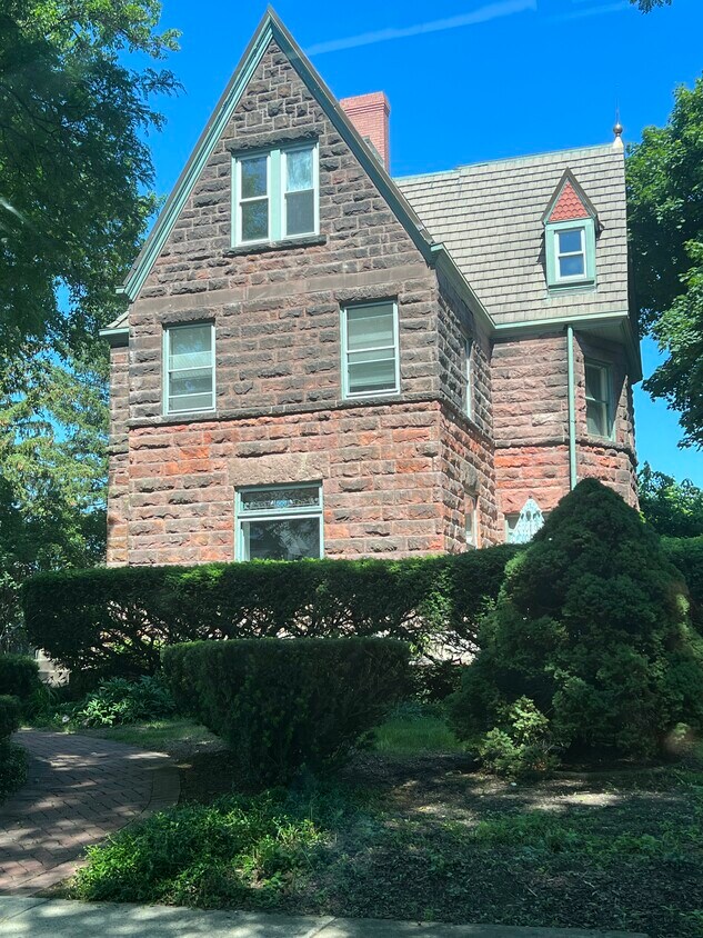 95 s 7th - 95 7th Ave