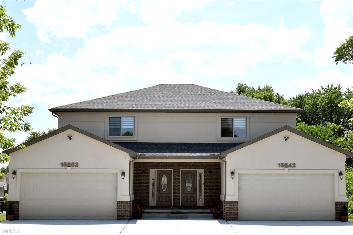 Primary Photo - 3 br, 1.5 bath Duplex - 15642 Canal Rd