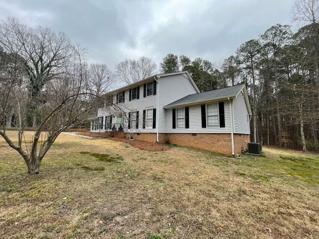 Building Photo - Executive Rental in Horseleg Creek- $3,295