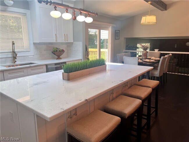 Foto del edificio - 704 Echo Dr